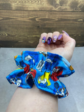 Load image into Gallery viewer, Sporty Snoopy ~ Double Scrunchie
