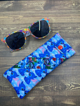 Load image into Gallery viewer, Stolen Kisses ~ Glasses Case
